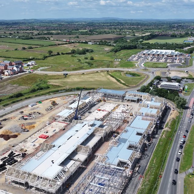 A new designer outlet shopping centre is opening in England cotswoldsdesigneroutlet.com