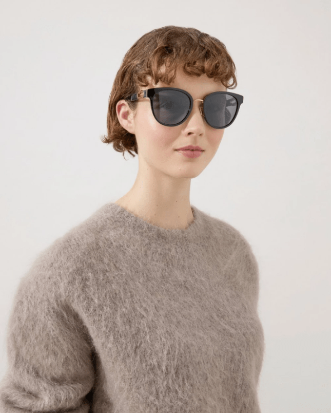 Model wears Mulberry Amberley Sunglasses