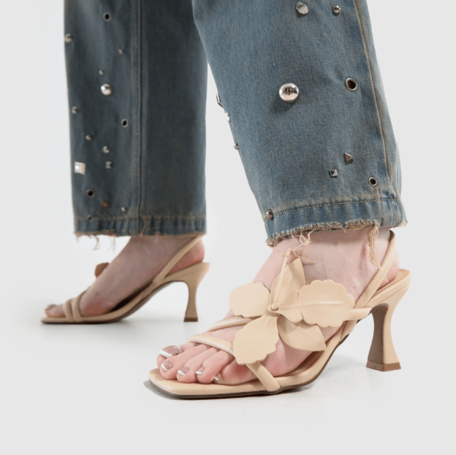Schuh Siya Flower in Natural