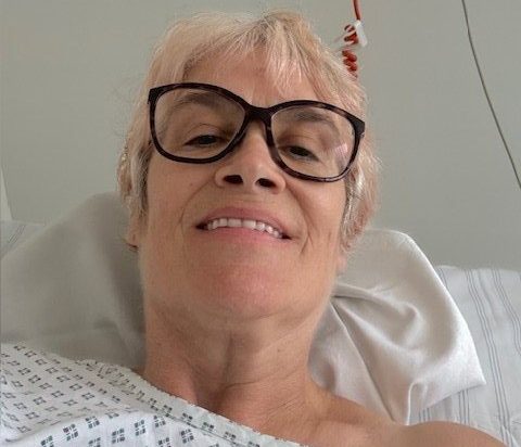 Laura Nixon, in hospital. A woman told she had a UTI discovered her stomach pains and bad ache were actually stage four pancreatic cancer and she was given five years to live. Laura Nixon, 59, had been suffering with intense pain in her stomach after being diagnosed with ulcerative colitis in April 2024. With antibiotics not working and the pain persisting, Laura went to an out of hours doctor who told her she likely had a urinary tract infection (UTI) in January. But, 10 days later, Laura was feeling no better, so she went back and was again told it was still a UTI and antibiotics were re-prescribed. Photo released 05/09/2025