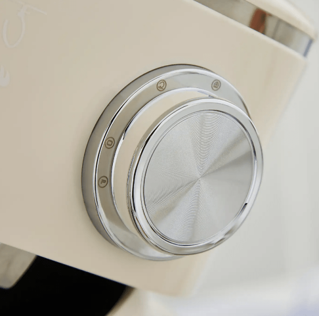 Dial on mixing device for the kitchen