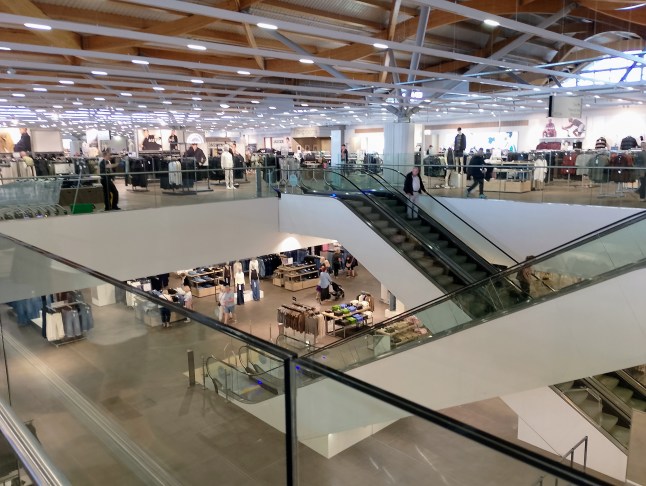 M&S Cheshire Oaks interior