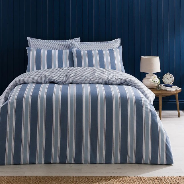 Dark blue striped bedding