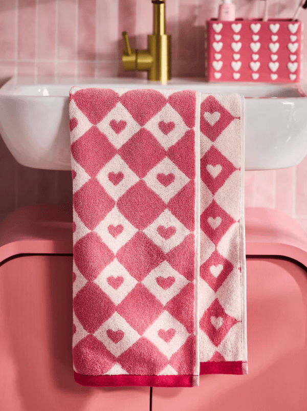 Pink printed herat towel
