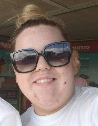 Katie McVeigh (Jade Beecroft) sunbed tanning mum