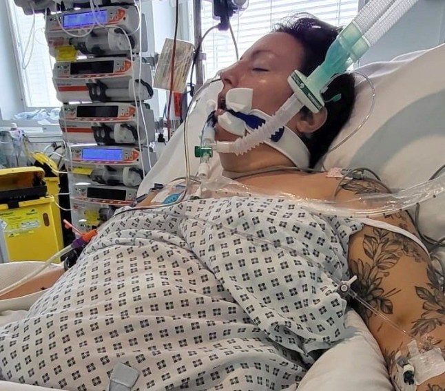 Becki Ward in hospital. A woman who thought she couldn?t lose weight on Mounjaro because she was ?lazy?, actually had a 12kg tumour growing inside her. Becki Ward, 33, decided to start weight loss jabs after struggling to shift the pounds naturally, but was confused as they didn?t seem to be working. After starting to get stomach pains and night sweats, the Trainee Education Mental Health Practitioner, from Great Yarmouth, Norfolk, went to the doctors, and after five months of tests was finally diagnosed with pseudomyxoma peritonei, an extremely rare form of mucinous cancer. Following the diagnosis, Becki?s stomach continued to grow so large it looked like she was having twins, and in August 2025, she had surgery to remove a 12kg tumour, as well as removing some of her organs, and having a full hysterectomy, plunging her into early menopause. Photo released 12/02/2026