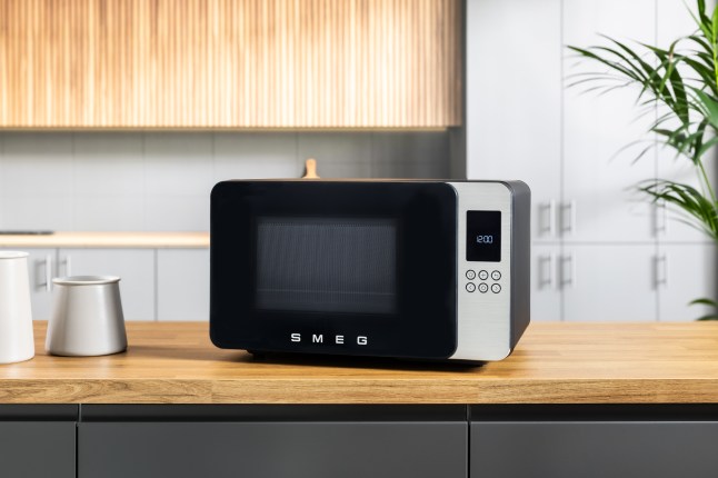 Black microwave from SMEG